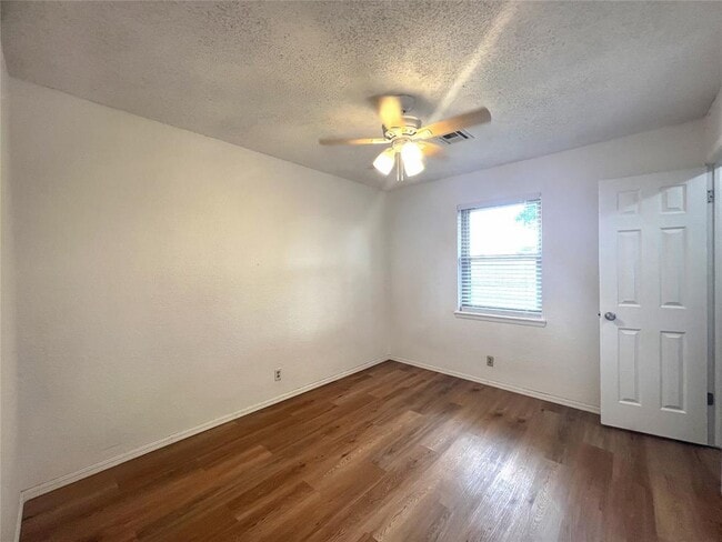 Building Photo - 1024 S Highland Dr