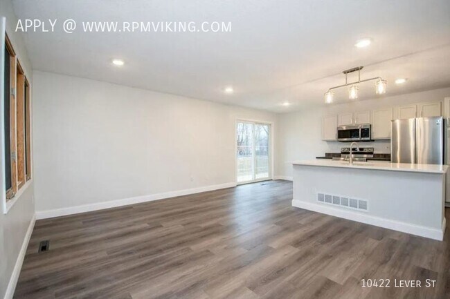 Building Photo - 3br 2ba 1cg ~ Security Deposit Free Altern...