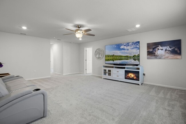 Building Photo - Luxury Living for Lease – 5BR Home with Of...