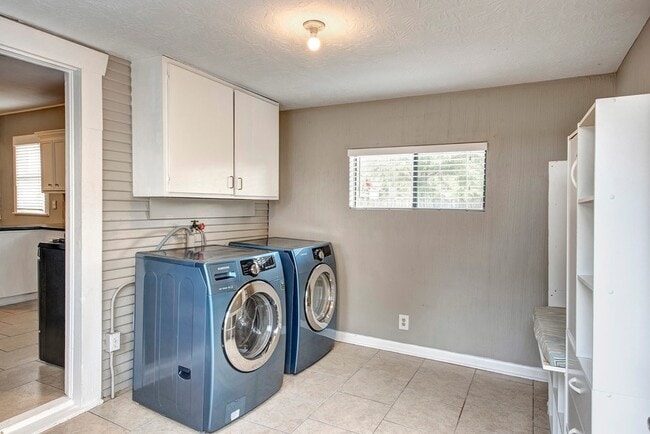 Building Photo - 1135 Woodland St