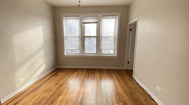 Building Photo - 2 bedroom in Chicago IL 60647