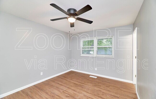 Building Photo - 2400 E Humes Ln
