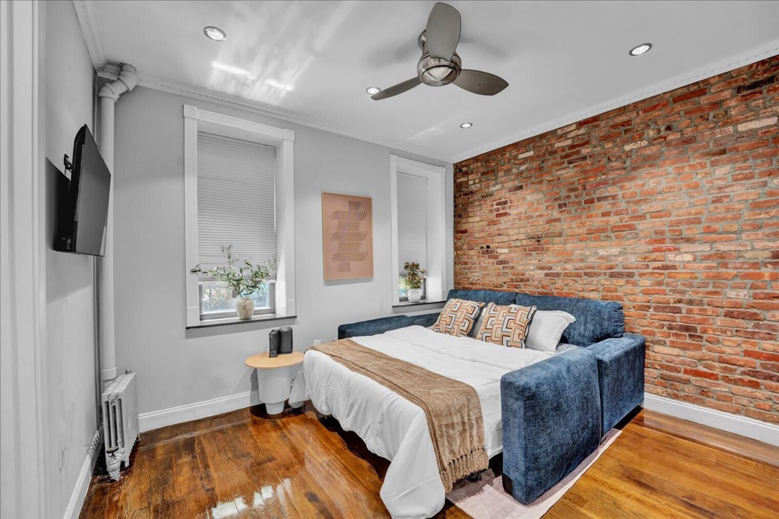 Building Photo - 336-338-338 E 18th St