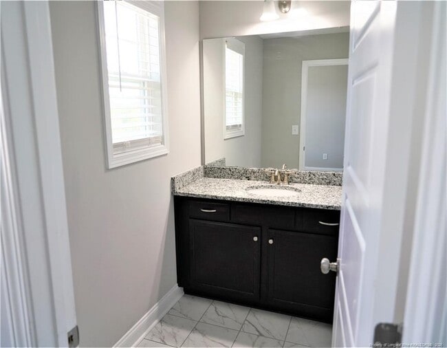 Building Photo - 113 Nairn St