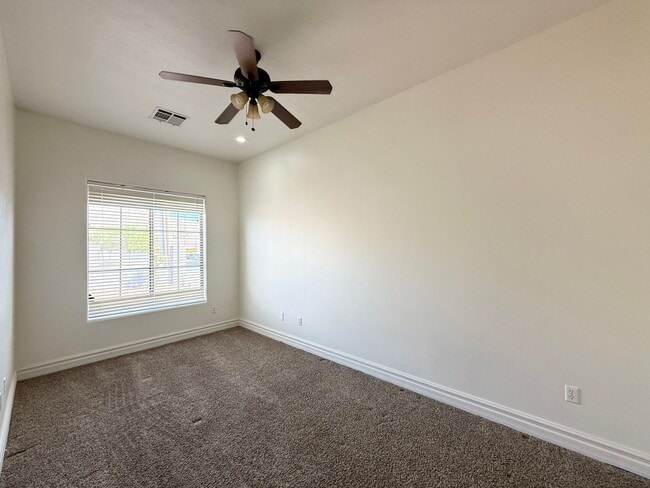 Building Photo - 5/BD 2.5/BA Spacious Home with Casita, RV ...