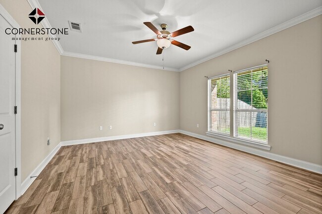 Building Photo - 3 Bedroom House in University Villas| Community Pool |Gated Community