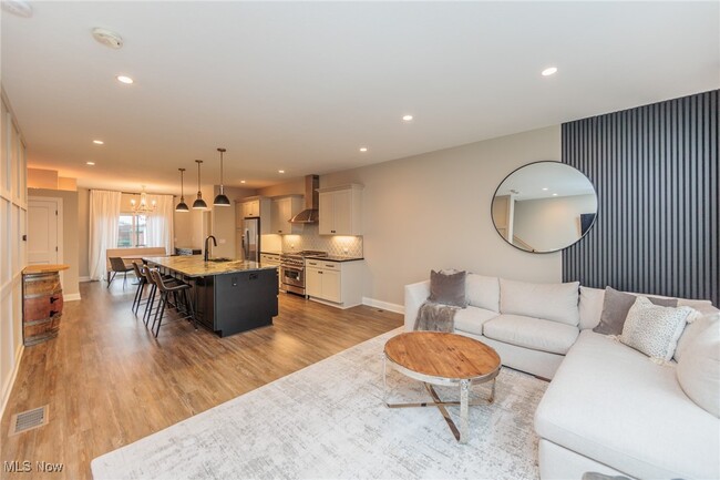 Building Photo - 29 Ashbourne Dr