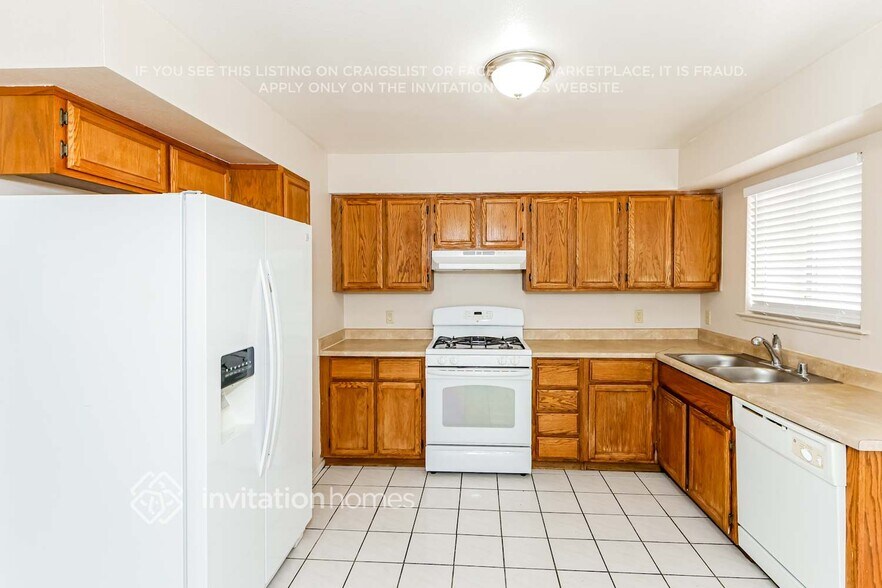 Building Photo - 7608 Velvet Canyon Ave