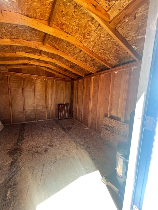 Building Photo - Cute 3 bedroom, 1 bath home located in The Meadows!