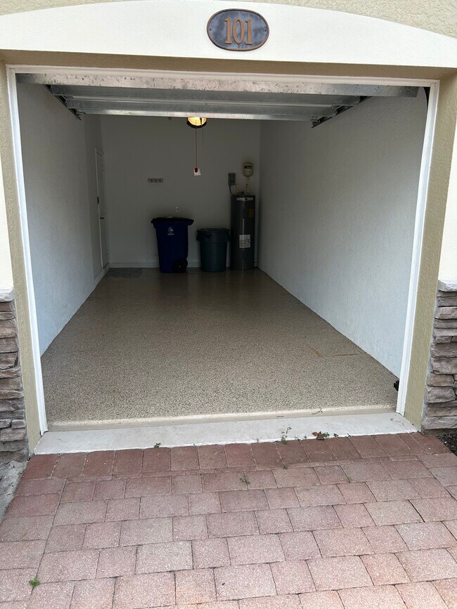 Building Photo - 7511 Oakshade Cir