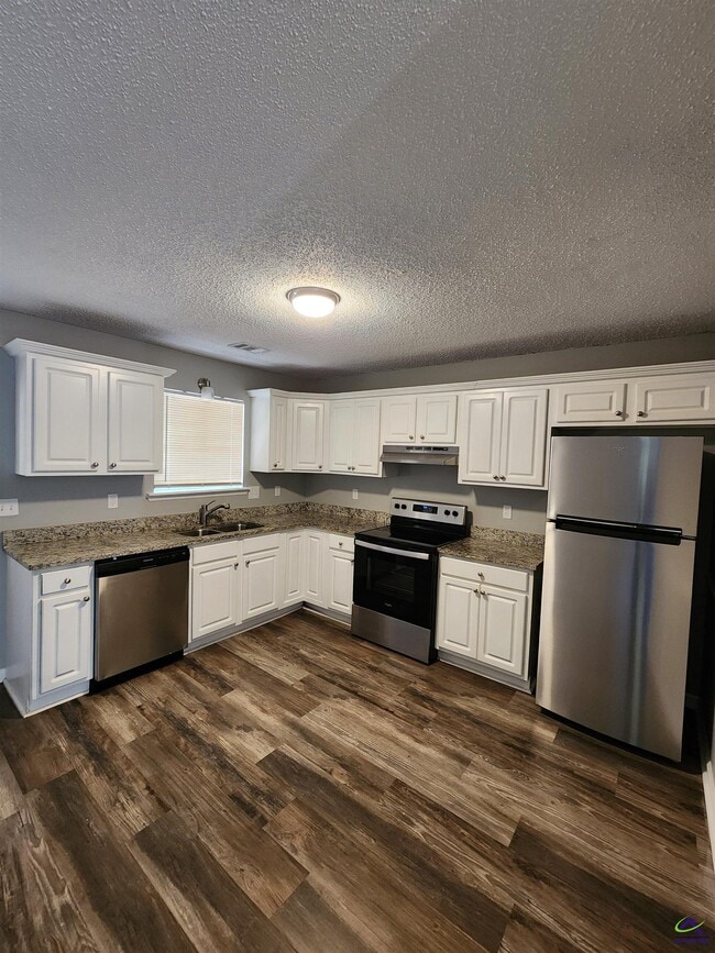 Building Photo - 201 Millside Dr