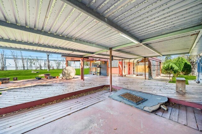 Building Photo - 4701 Frontier Dr