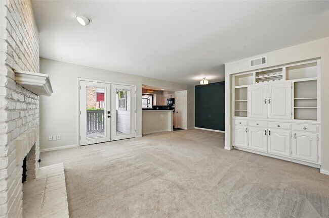 Building Photo - 15151 Berry Trail