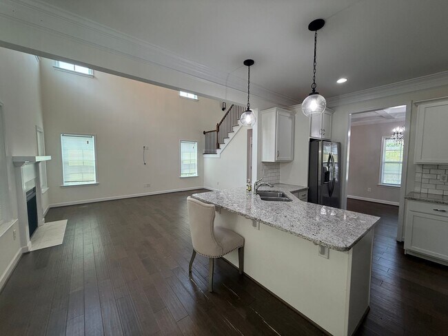 Building Photo - For Rent Clemmons!!