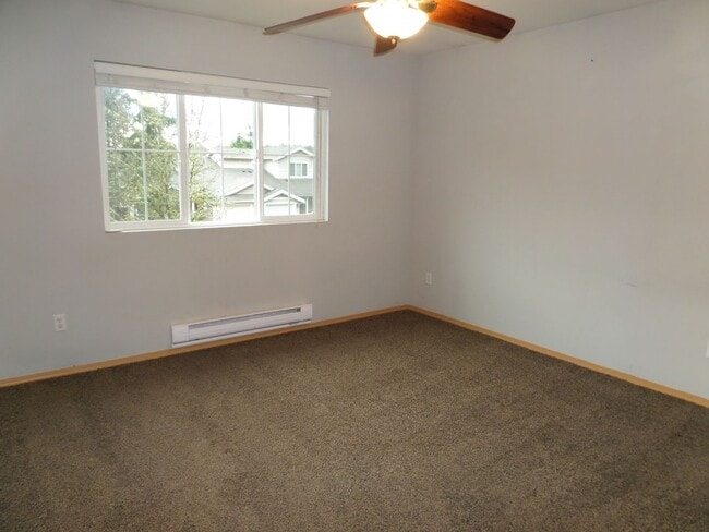 Building Photo - Super-Cute 2-Bedroom Townhome in Great Map...