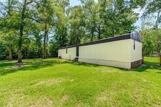 Building Photo - 26342 Hunters Trail