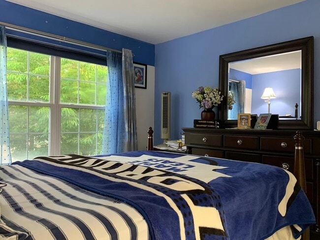 Building Photo - 304 Harvest Ln