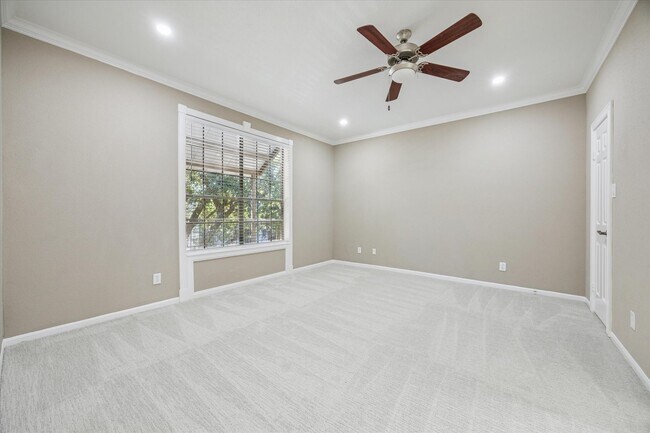 Building Photo - 2700 Revere St