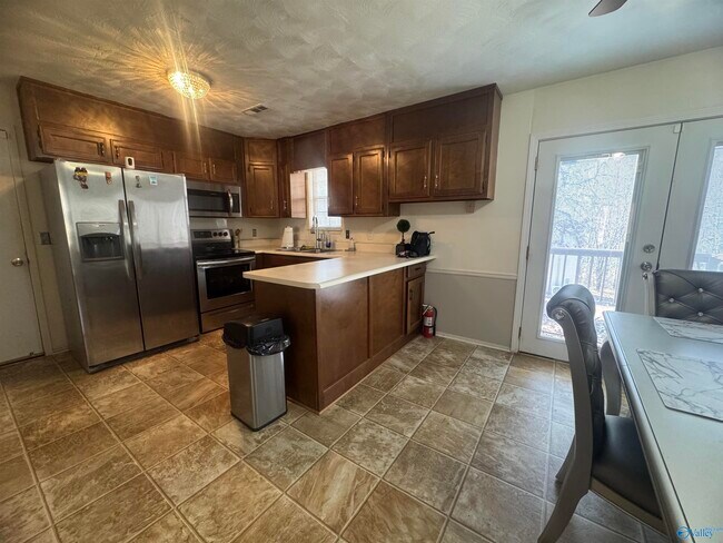 Building Photo - 117 Water Oak Ct