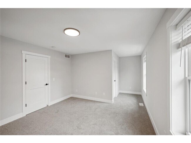 Building Photo - 3411 Douglas Dr N