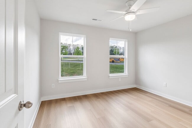 Building Photo - Brand new home in a great location central to all of Tri-Cities