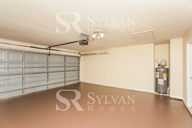 Building Photo - 10522 Juliano Dr