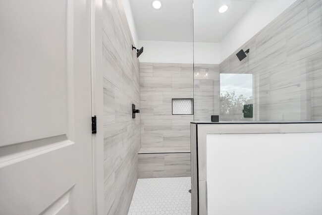 Building Photo - 5304 Kindred Gdn Ln