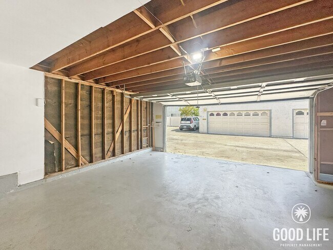 Building Photo - SD: Spacious 3BD/2.5BA Two-Story Condo in Southwest Chula Vista with Kitchen Island, In-Unit Laun...