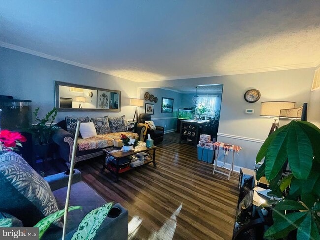 Building Photo - 13200 Cabinwood Dr