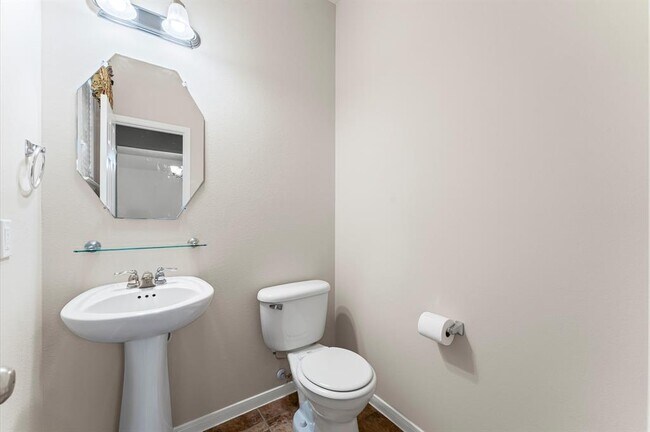 Building Photo - 13031 Iris Garden Ln