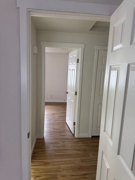 Building Photo - 1949 SW Timber Ave