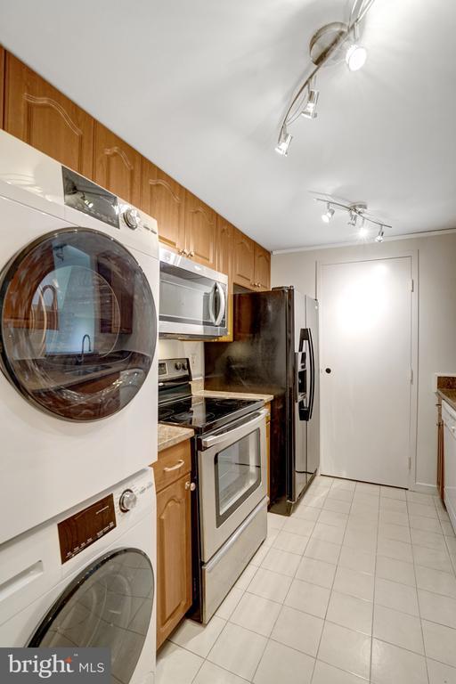 Building Photo - 1530 Key Blvd