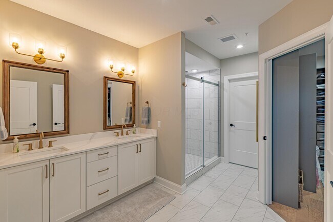Building Photo - 5211 Highpointe Lakes Dr