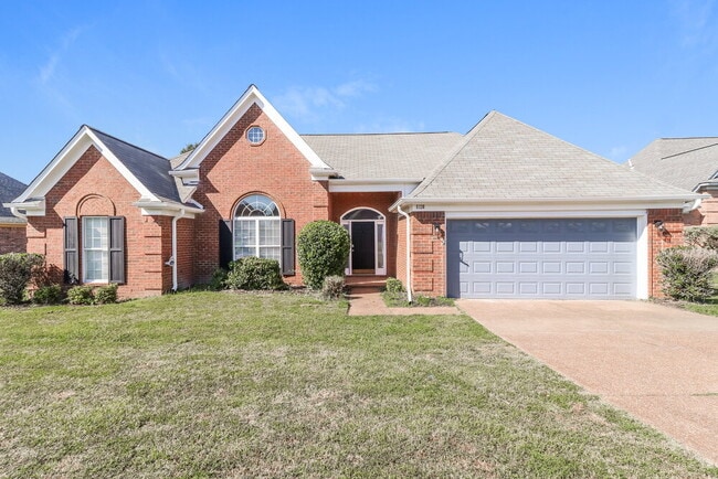 Building Photo - 6138 English Ivy N