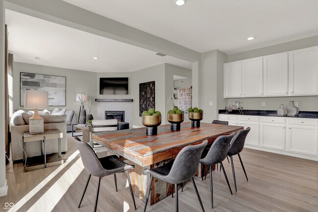 Building Photo - 16913 Sherwin Ct