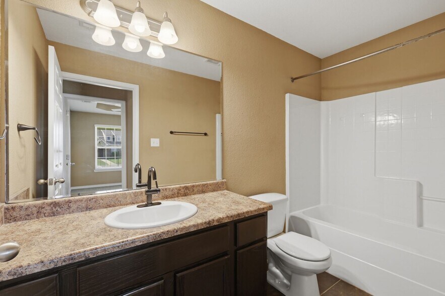 Building Photo - Spacious 3/2 Available for Lease in Bryan/College Station