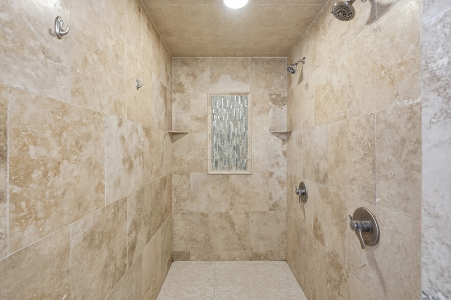 Building Photo - 7048 Montrose Rd