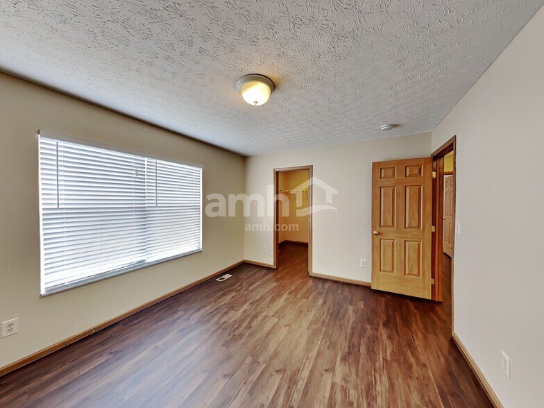 Building Photo - 5734 Cedar Lawn Dr