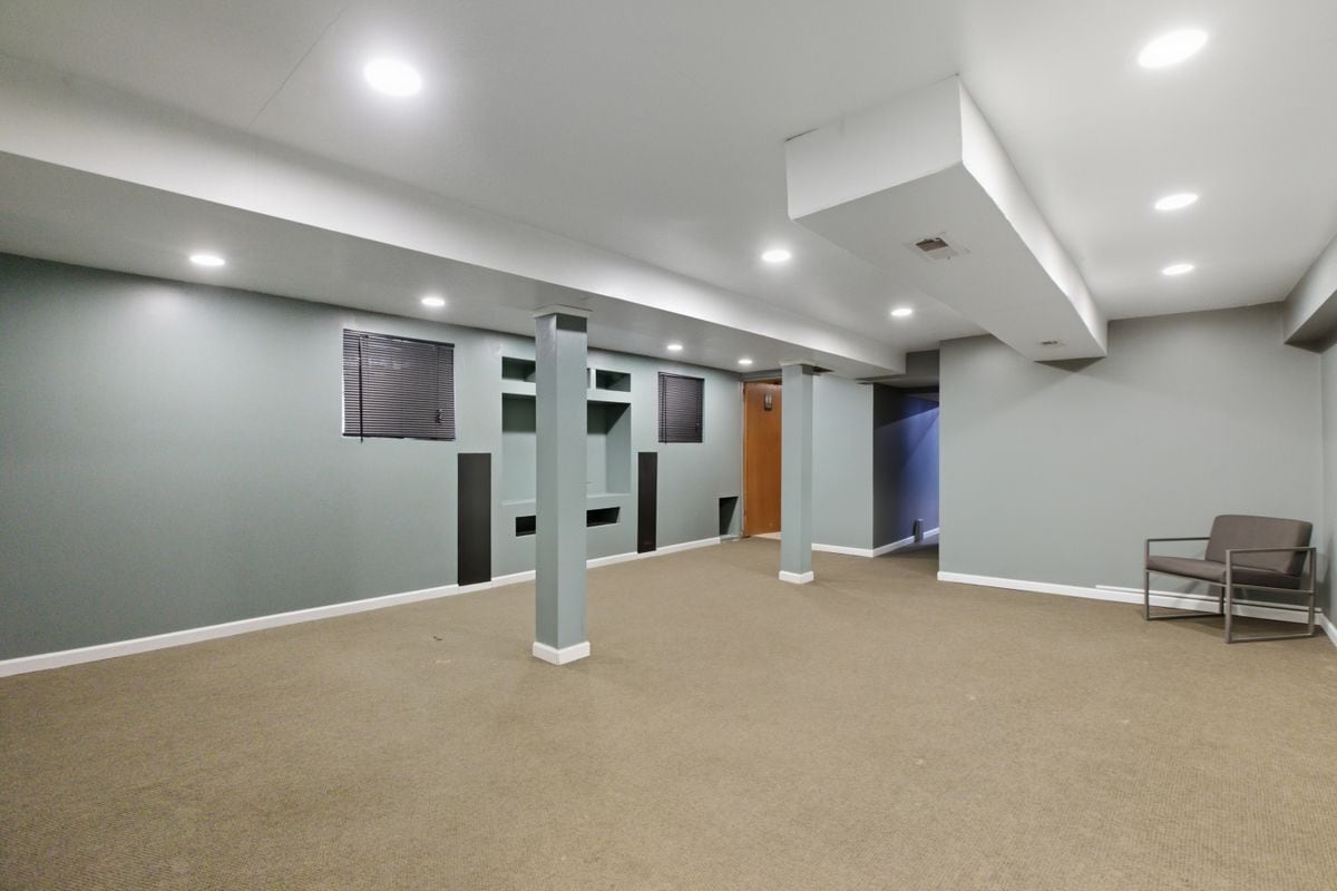 Building Photo - 5434 W Wrightwood Ave