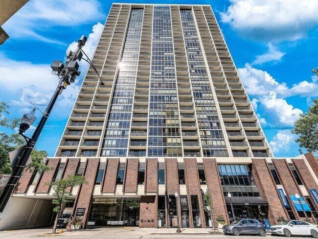 Primary Photo - 1636 N Wells St