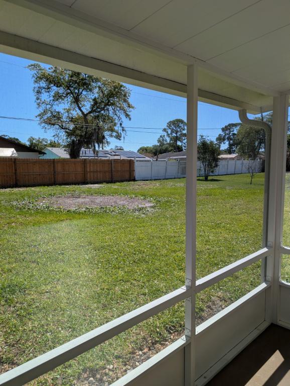 Building Photo - 3015 Sabal Palm Dr