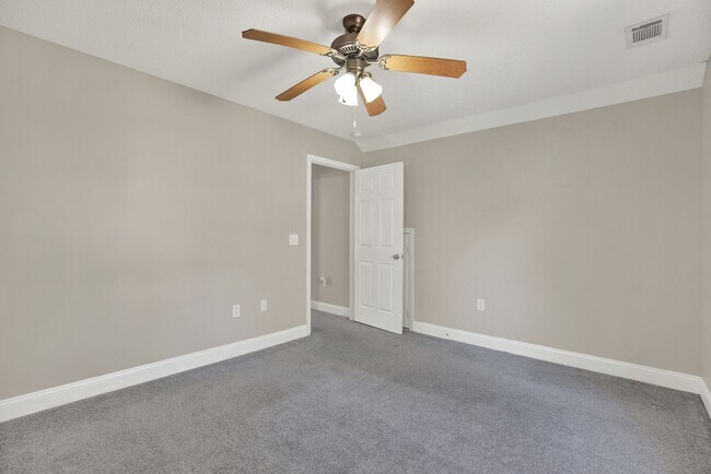 Building Photo - Turtle Landing