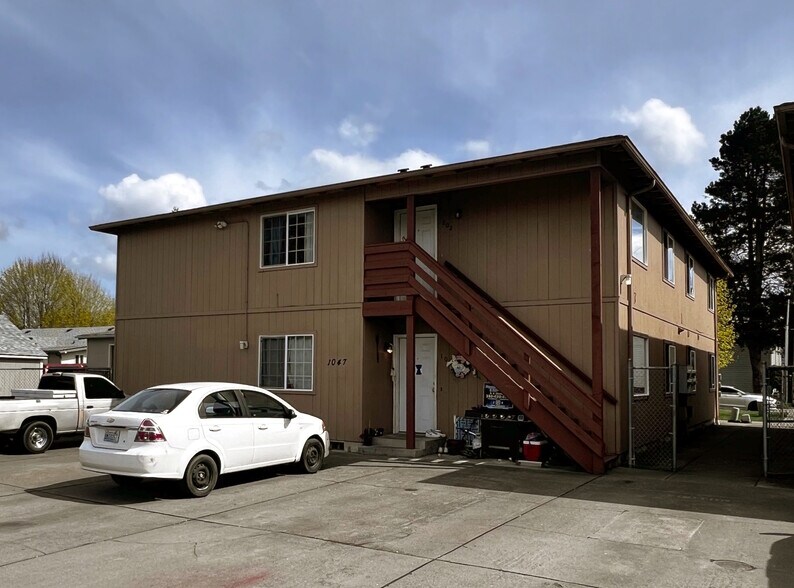 Building Photo - 1047 8th Ave