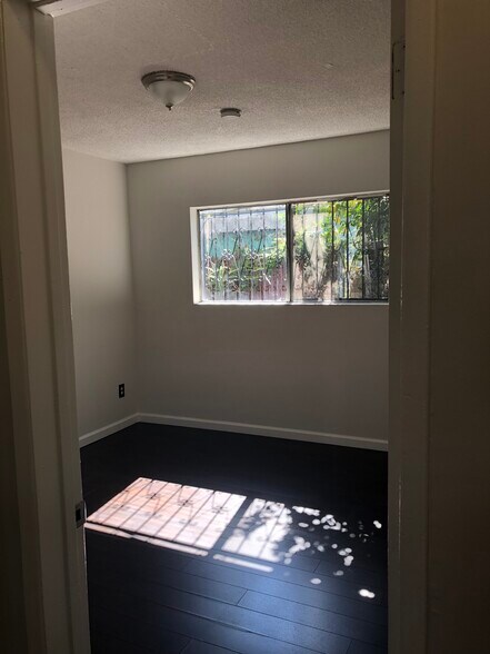 Building Photo - 2214 Griffin Avenue