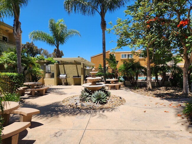 Building Photo - 5252 Balboa Arms Dr