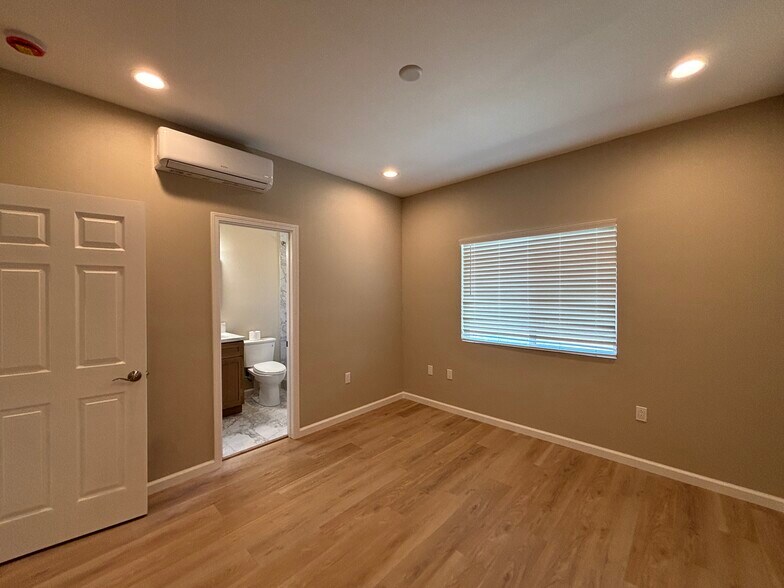Building Photo - 4112 Pepper Dr