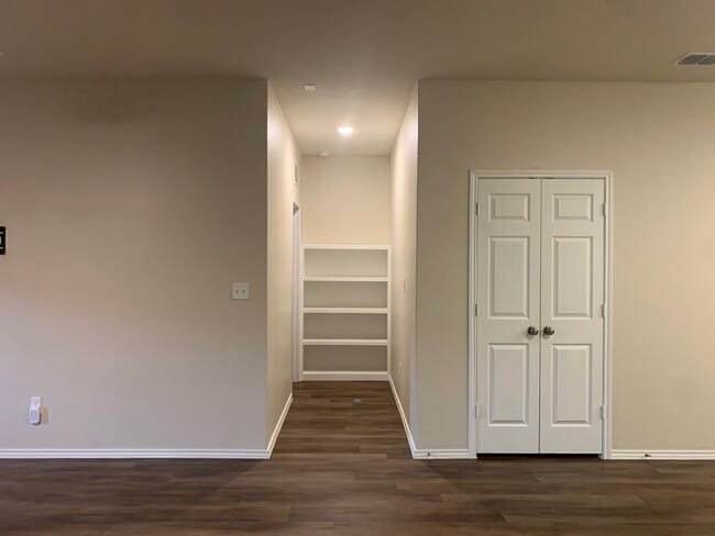 Building Photo - 11837 Snowy River