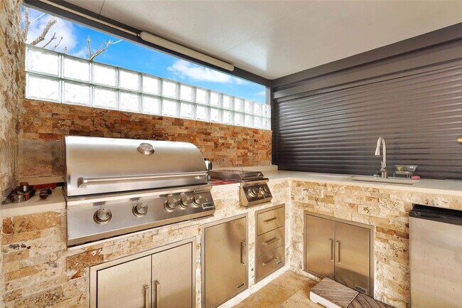 Building Photo - Southwest 133rd Court, Miami, FL 33175 - 3...