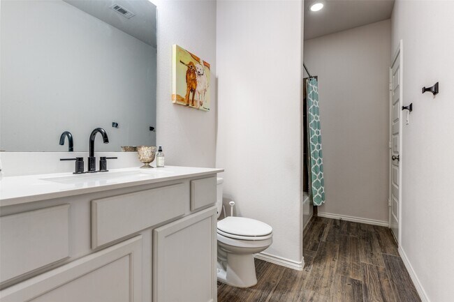 Building Photo - 226 N Bearkat Ct