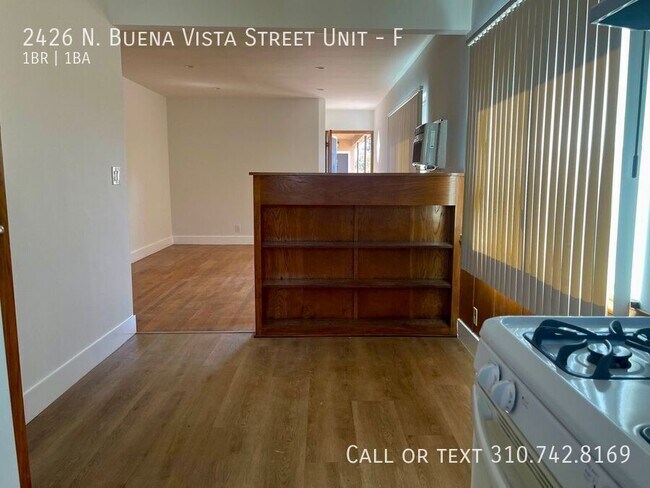 Building Photo - 2426 N Buena Vista St